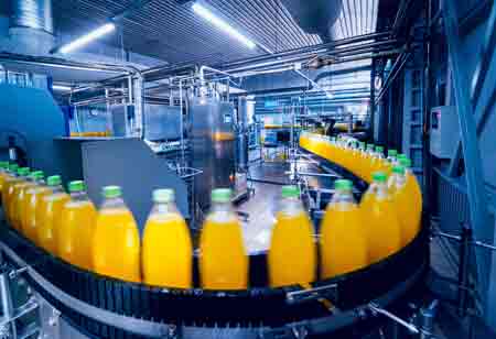 How Digital Technology Improves the Efficiency of Food and Beverage Manufacturing Plants